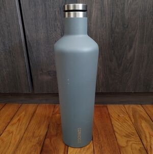 Corkcicle grey 25 oz. Water Bottle